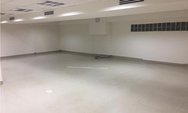 ALQUILER OFICNA/LOCAL EN PLANTA BAJA 500M2  BELLA VISTA, PH BLUE PARK