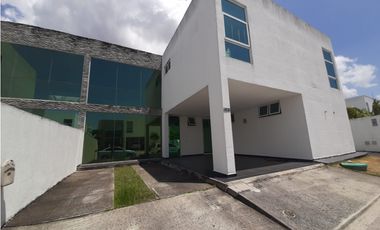 GANGA VENTA DE CASA DE 305 M2 EN COSTA ESMERALDA, COSTA SUR