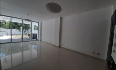 GANGA VENTA CASA  630 M2 CON PISICNA COSTA ESMERALDA, COSTA SUR