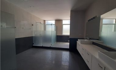 GANGA VENTA CASA  630 M2 CON PISICNA COSTA ESMERALDA, COSTA SUR