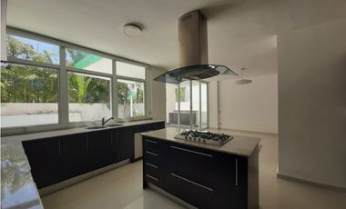 GANGA VENTA CASA  630 M2 CON PISICNA COSTA ESMERALDA, COSTA SUR