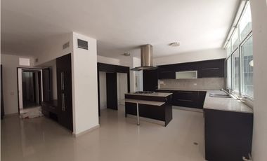 GANGA VENTA CASA  630 M2 CON PISICNA COSTA ESMERALDA, COSTA SUR