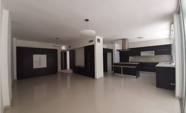 GANGA VENTA CASA  630 M2 CON PISICNA COSTA ESMERALDA, COSTA SUR