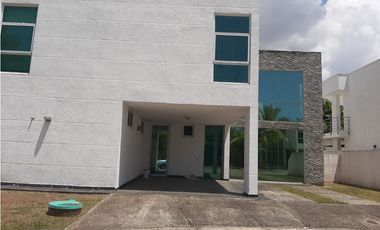 GANGA VENTA DE CASA DE 305 M2 EN COSTA ESMERALDA, COSTA SUR