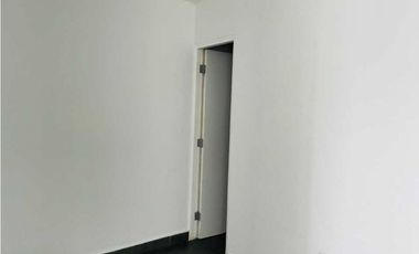 OFICINA EN COSTA DEL ESTE ASEGURADORA ANCON 180 M2 VACIA