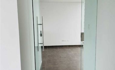 OFICINA EN COSTA DEL ESTE ASEGURADORA ANCON 180 M2 VACIA