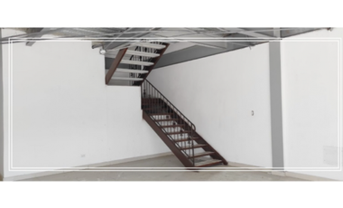 OFIBODEGA DE 600M2 EN VENTA O ALQUILER EN MILLA 8