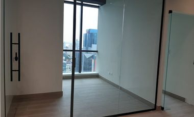 OFICINA  92 M2 AMOBLADA SERVICIOS/MTTO INLCUIDO, EN TOWERBANK CALLE 50