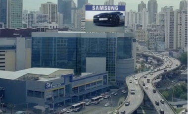 ALQUILER OFICINA  128 m2 CON VISTA, SKY BUSINESS CENTER