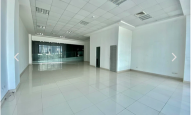 ALQUILER OFICINA  128 m2 CON VISTA, SKY BUSINESS CENTER