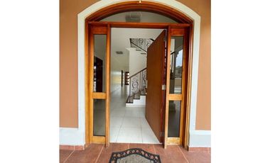 CASA EN COSTA SUR, EL DORAL PRECIO REBAJADO 4 RECAMARAS 425M2 TERRENO