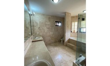 CASA EN COSTA SUR, EL DORAL PRECIO REBAJADO 4 RECAMARAS 425M2 TERRENO