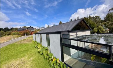 Vendo moderna casa campestre Alto de las palmas