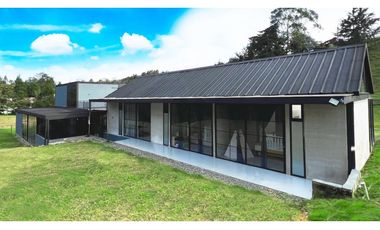 Vendo moderna casa campestre Alto de las palmas