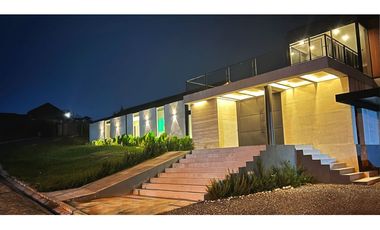 Vendo moderna casa campestre Alto de las palmas