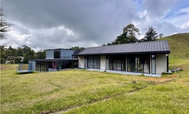 Vendo moderna casa campestre Alto de las palmas