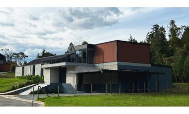 Vendo moderna casa campestre Alto de las palmas