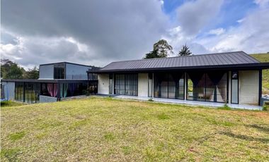 Vendo moderna casa campestre Alto de las palmas