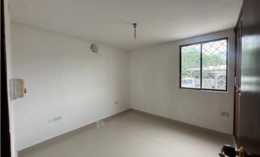 Venta de casa en conjunto cerrado en la  Avenida del Libertador LyJ