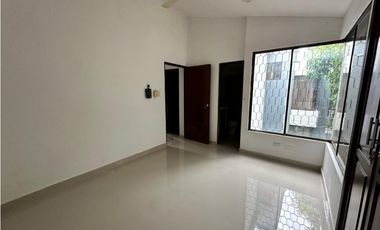 Venta de casa en conjunto cerrado en la  Avenida del Libertador LyJ