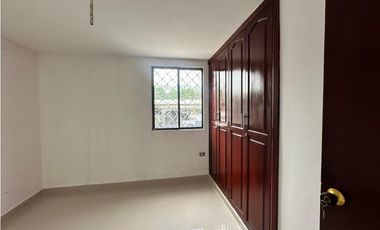 Venta de casa en conjunto cerrado en la  Avenida del Libertador LyJ