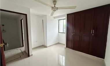 Venta de casa en conjunto cerrado en la  Avenida del Libertador LyJ