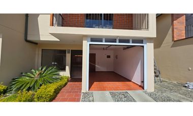 Se arrienda casa unifamiliar, en La Ceja Antiquia.