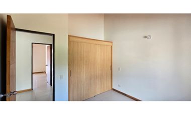 Se arrienda casa unifamiliar, en La Ceja Antiquia.