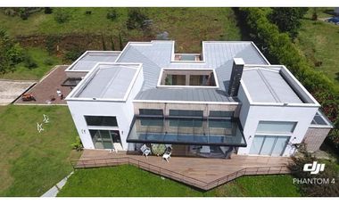 Casa campestre para la venta en la variante Caldas