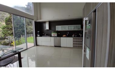 Casa campestre para la venta en la variante Caldas