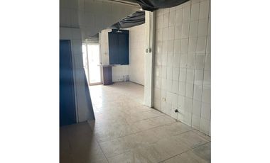 LOCAL COMERCIAL 200m2 PB VIA CINCUENTENARIO