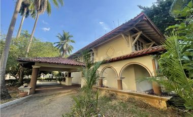 CASA PARA USO RESIDENCIAL O COMERCIAL EN AMADOR