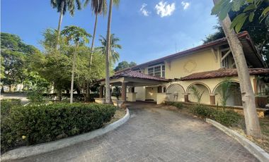 CASA PARA USO RESIDENCIAL O COMERCIAL EN AMADOR