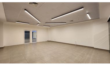 OFICINA LISTA EN EL DORADO CITY CENTER 120M2