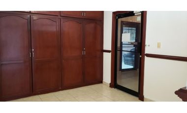 ALQUILER DE OFICINA/CONSULTORIO 60 m2 MARBELLA ROYAL CENTER