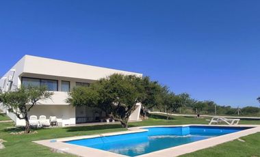 Casa estilo moderno ~ de categoria vendo!!