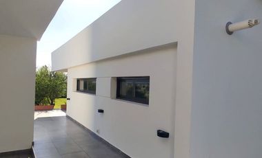 Casa estilo moderno ~ de categoria vendo!!