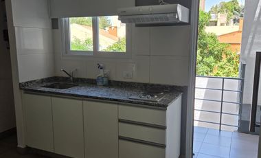 Departamento en alquiler c/ cochera en Godoy Cruz