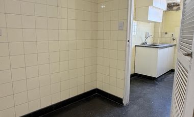 Departamento en alquiler c/ cochera en Balvanera