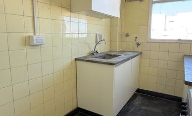 Departamento en alquiler c/ cochera en Balvanera