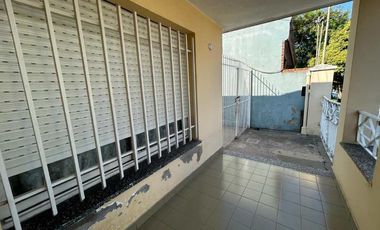 Casa en venta en Isidro Casanova