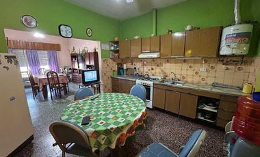 Casa en venta en Isidro Casanova