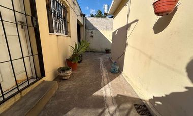 Casa en venta en Isidro Casanova