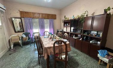Casa en venta en Isidro Casanova