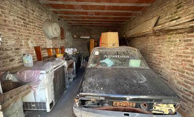 Casa en venta en Isidro Casanova