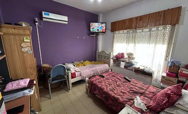 Casa en venta en Isidro Casanova