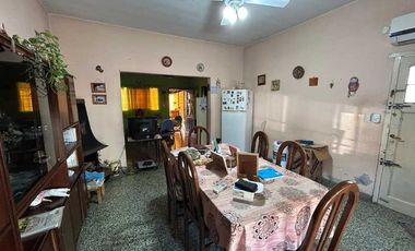 Casa en venta en Isidro Casanova