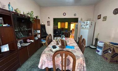 Casa en venta en Isidro Casanova