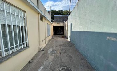 Casa en venta en Isidro Casanova