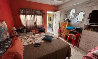 Casa en venta en Isidro Casanova